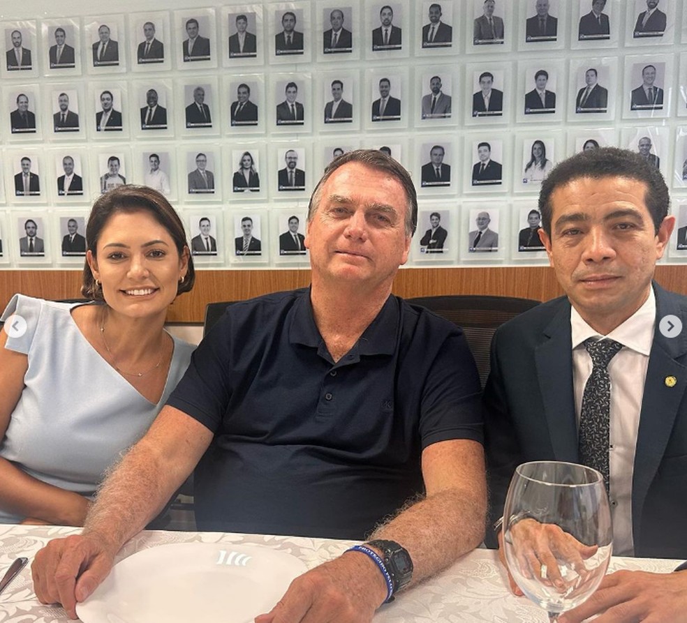 Pastor Gil em almoço com Michelle e Jair Bolsonaro — Foto: Reprodução