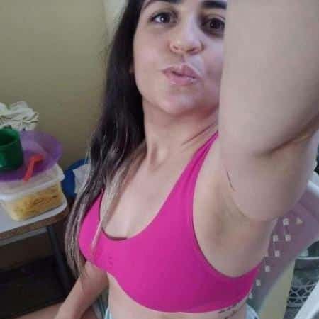 Brenda Ferreira, que fez fotos nua e de biquíni de dentro da cela e do banheiro da prisão na Paraíba