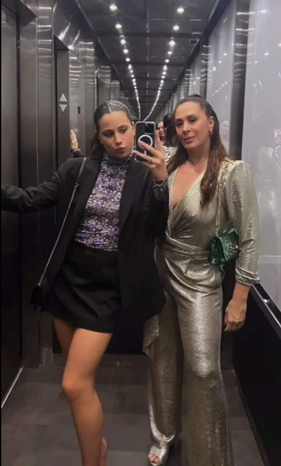 Claudia Raia e Sophia se arrumam para balada em Nova York