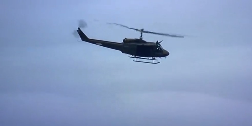 Polícia Militar na comunidade Bateau Mouche, na Zona Norte do Rio, na manhã desta quarta-feira — Foto: Reprodução/TV Globo