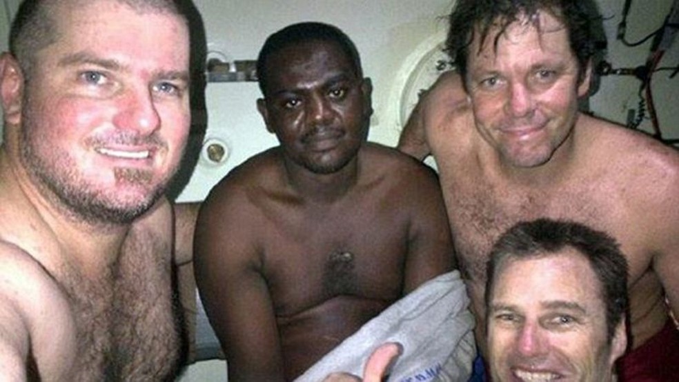 Harrison Okene não esquecerá o momento em que o barco em que navegava começou a afundar — Foto: DCN Global