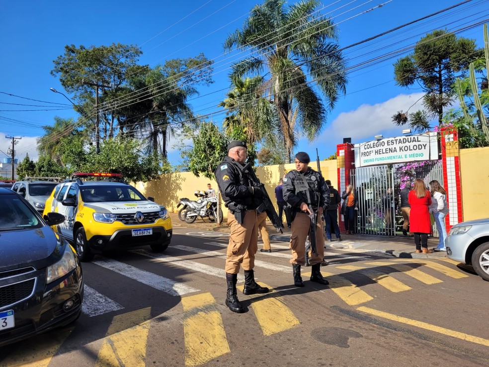 Criança morre após escola ser invadida no Paraná — Foto: Kathulin Tanan/ RPC