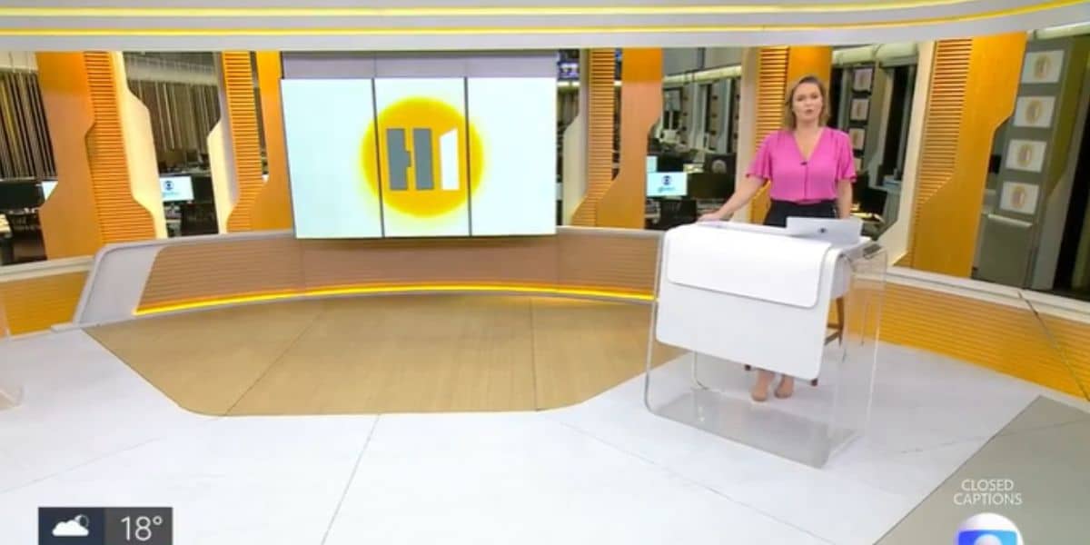 Ana Paula Campos está no comando do Hora 1, na ausência do âncora (Reprodução: Globo)