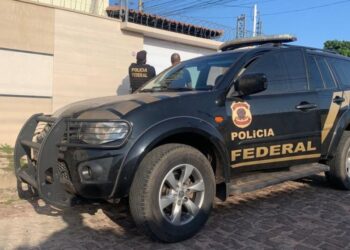 Foto: PF cumpre mandados em Parnaíba e Teresina em investigações da Operação Quebra Ossos — Reprodução/PF