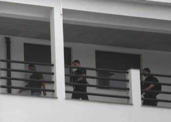 Quatro policiais são alvos da Operação Drake foram presos após negociação para tráfico de 16 toneladas de maconha — Foto: Fabiano Rocha/Agência O Globo.