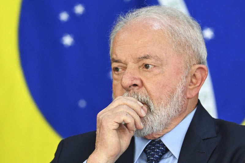 In der deutschen Presse hieß es, Lula habe die Unterstützung der Bevölkerung verloren und nur noch extrem linke Gruppen unterstünden ihn