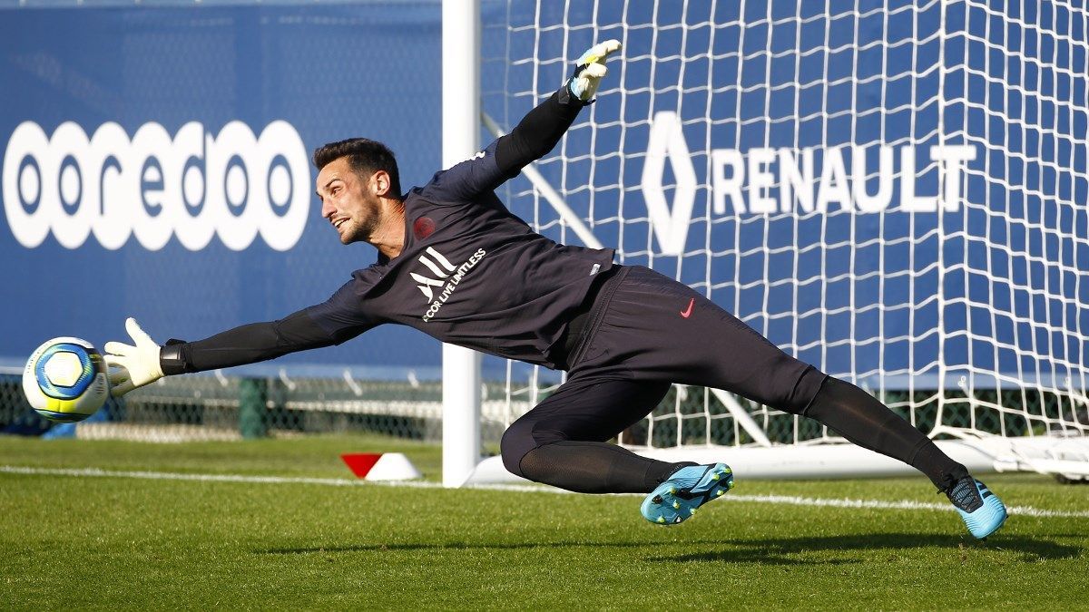 Sergio Rico, goleiro do PSG, está em estado grave