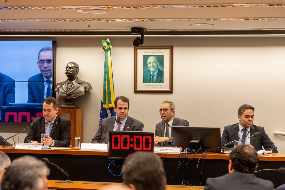 Reunião da CPI das Pirâmides Financeiras ouviu o irmão e empresário de Ronaldinho Gaúcho, Roberto Assis — Foto: Lucas Magalhães