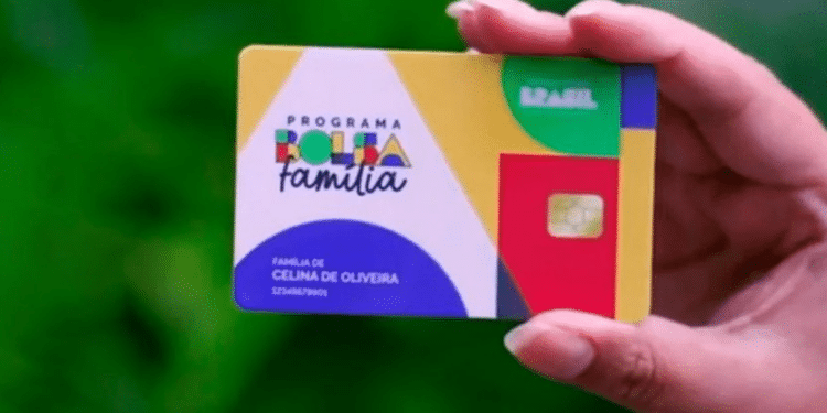 Mães recebem mais de R$1000 em benefícios com novo Bolsa Família