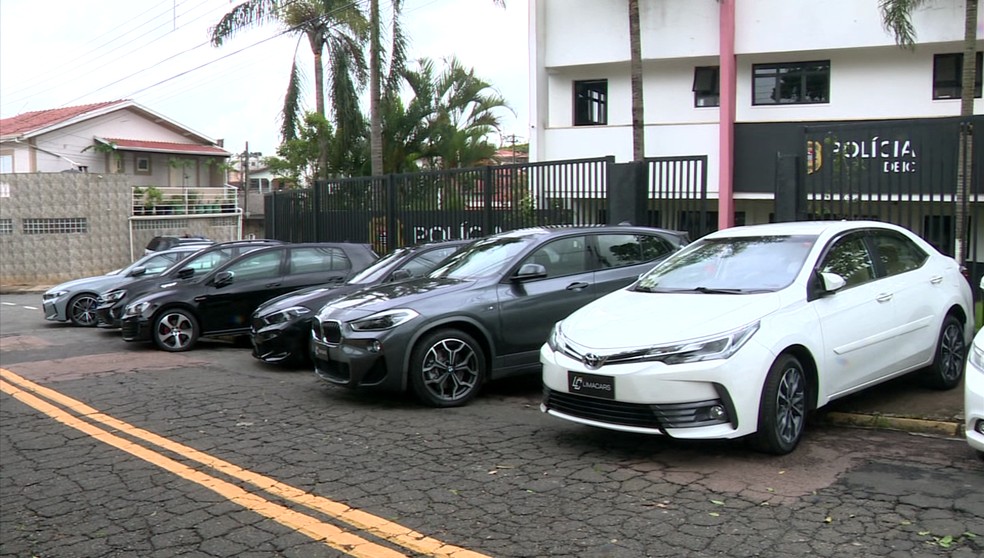 Veículos apreendidos durante operação da Polícia Civil — Foto: Reprodução/EPTV
