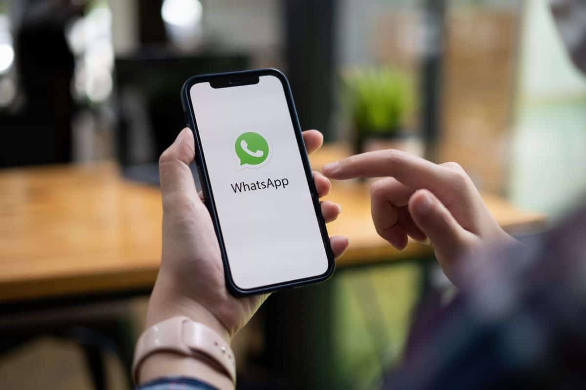 WhatsApp status releases longer videos