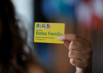 Bolsa Família Aumenta para R$800 em Abril 2024: Saiba Como Receber e Data de Pagamento!