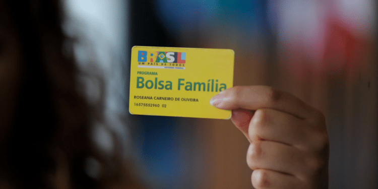 Bolsa Família Aumenta para R$800 em Abril 2024: Saiba Como Receber e Data de Pagamento!