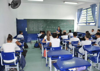 Pé-de-Meia: Transforme Seu Ensino Médio em Poupança e Futuro no RJ!