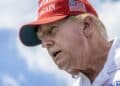 Doral (Usa), 07/04/2024.- Former US President Donald Trump attends the final of the LIV Golf Team Championship celebrated at the Trump National Doral in Doral, Florida, USA, 07 April 2024. EFE/EPA/CRISTOBAL HERRERA-ULASHKEVICH