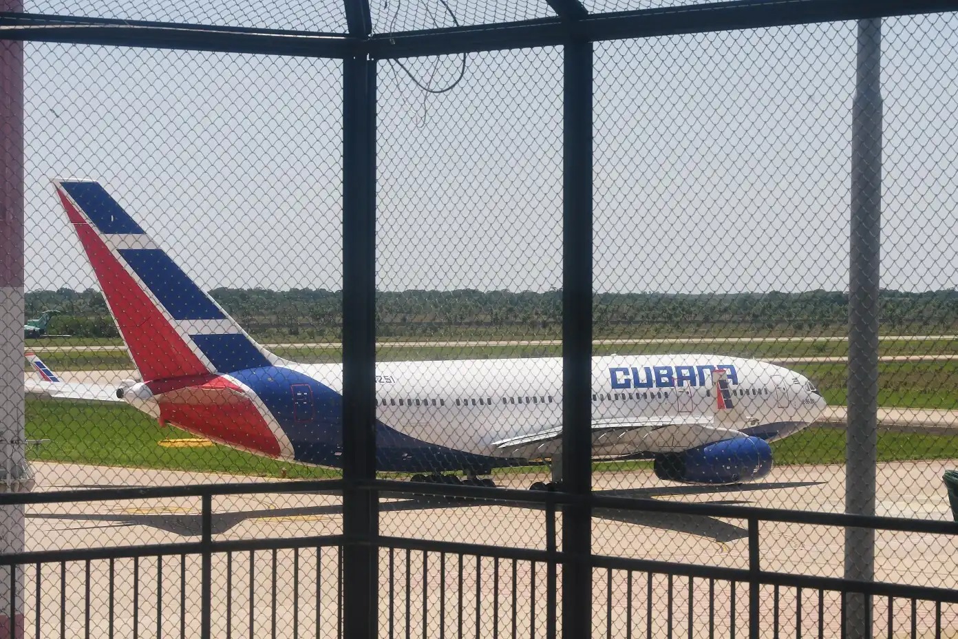 Argentina recorta entregas de combustible a aerolíneas cubanas