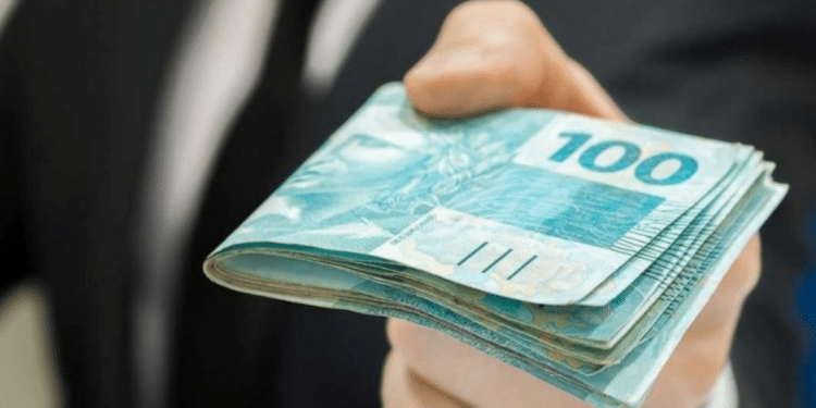 Salário mínimo sobe para R$1502 em 2025: Impacto direto nos benefícios do INSS