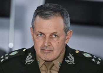O Comandante Do Exército, General Tomás Paiva