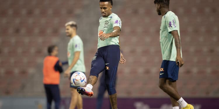 20/09 - Treino da Seleção Brasileira em Le Havre. Éder Militão. - Foto: Lucas Figueiredo/CBF