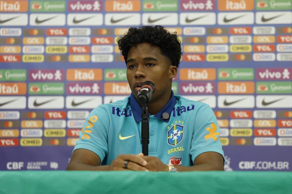 Endrick durante entrevista coletiva nessa sexta-feira 21/06. (Foto: Rafael Ribeiro/CBF)