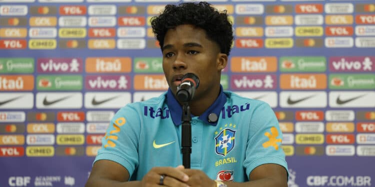 Endrick durante entrevista coletiva nessa sexta-feira 21/06. (Foto: Rafael Ribeiro/CBF)