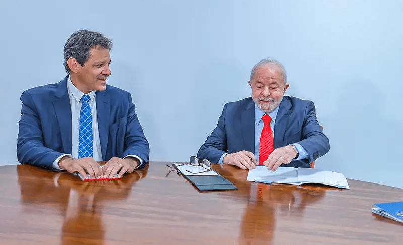 Valor anunciado do novo salário mínimo decepciona brasileiros; VEJA