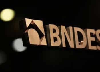 Logo do BNDES no edifício-sede do banco, no Rio de Janeiro
08/01/2019
REUTERS/Sergio Moraes