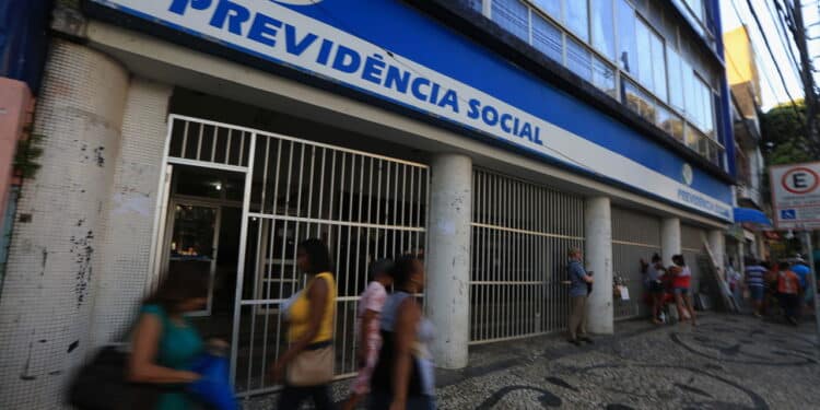 salvador, bahia / brazil - September 29, 2015: View of the INSS Agency Facade in the Center of Salvador. *** Local Caption ***