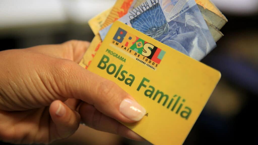 Bolsa Família (17/11) entenda o calendário de pagamentos e quando receber!