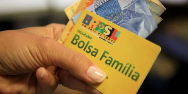 Bolsa Família (01) Mais de 20 milhões de famílias recebem R$ 600!