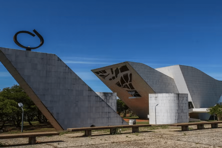 Monumento de Brasília: 'Chama Eterna' da Democracia vai ser apagada por falta de gás