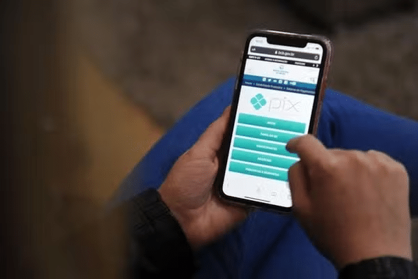 Alerta: perdas por 'Golpes do PIX' podem chegar a R$ 3 bilhões até 2027; veja como se proteger