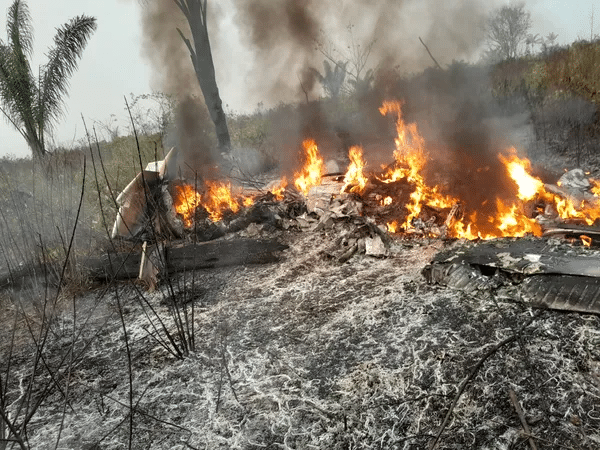 URGENTE: avião cai na zona rural de Mato Grosso