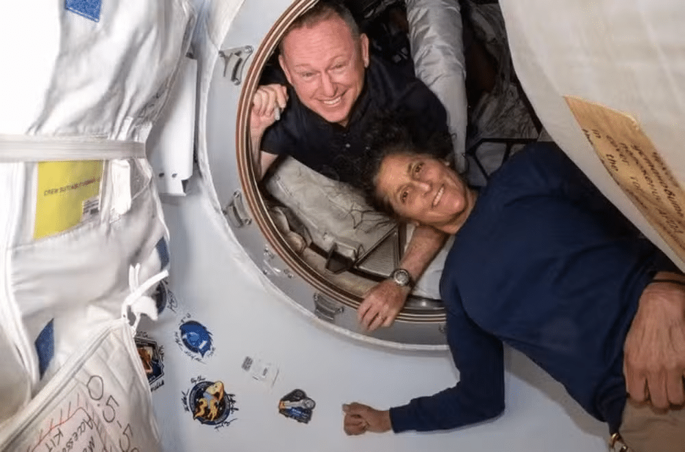 Isolados no espaço: astronautas enfrentam vida sem 'chuveiro' e bebem urina reciclada; veja detalhes