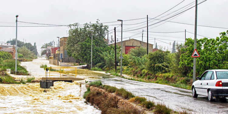 Moradores de 6 estados poderão sacar FGTS por desastres naturais!