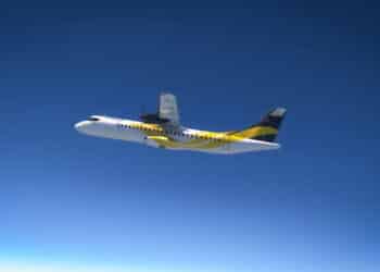 ATR-72 VOEPASS flying over blue sky, 9 ago, Vinhedo, Brazil.