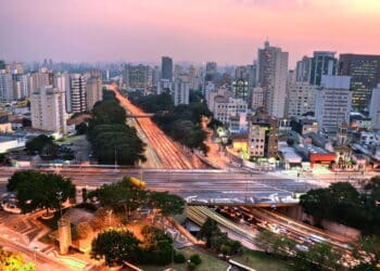 Luzes de São Paulo na Avenida 23 de Maio