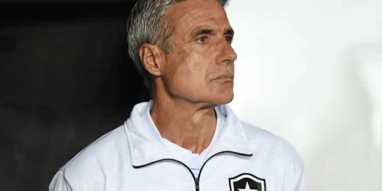 O técnico já participou no Brasil pelo Botafogo. - Créditos: depositphotos.com / A.Paes