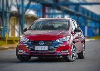 (Foto: Nissan | Divulgação - Leia mais em https://autopapo.com.br/noticia/nissan-versa-2025-nova-versao-sr/