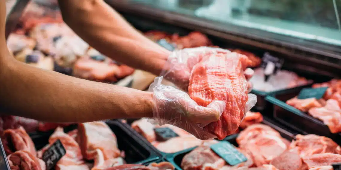 Carrefour decide suspender compra de carne do Mercosul