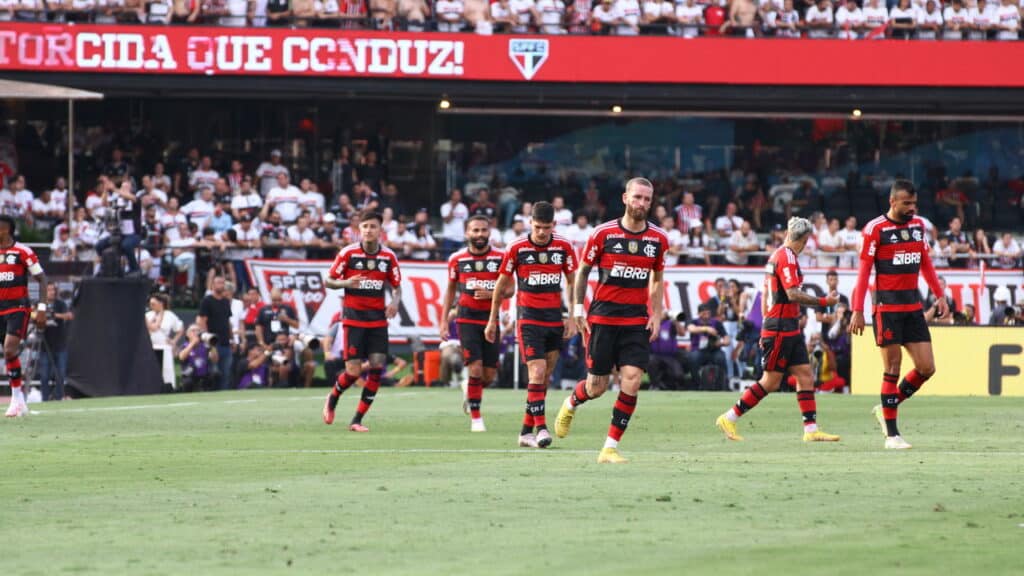 Confusão: jogadores de Corinthians e Flamengo são punidos após partida no Brasileirão