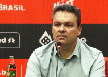 Presidente do Atético Goianiense em sua última coletiva. - Créditos: DragãoTV | Atlético Goianiense