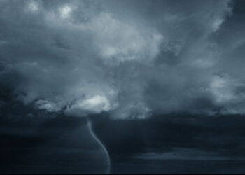 Nuvens com tempestades - Créditos: depositphotos.com / LegasC