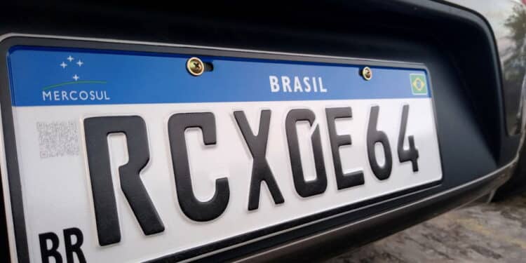 salvador, bahia, brazil - december 27, 2020: vehicle plate in the Mercosur standard is seen in the city of Salvador.
 *** Local Caption ***