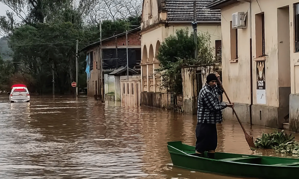 Ciclone ameaça o Sul do Brasil e alerta vermelho é emitido pelo Inmet; veja previsão