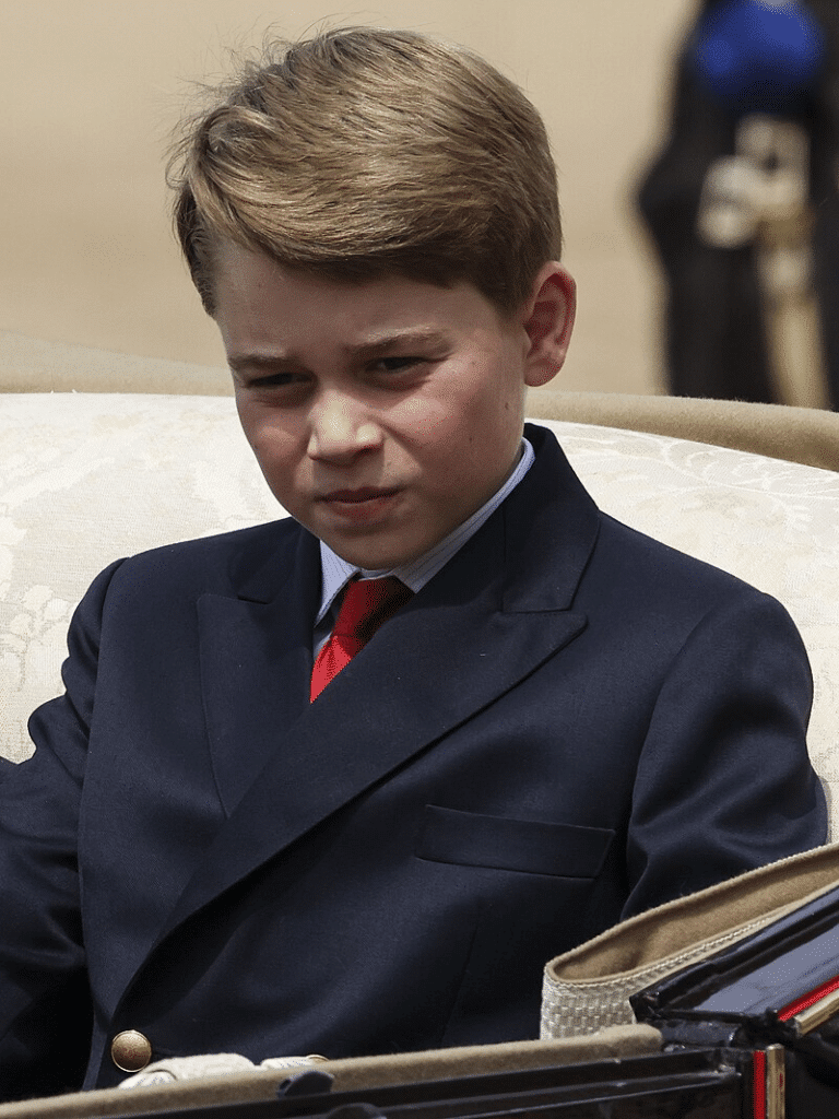 Filho de Kate e William, príncipe George enfrentará separação dos irmãos; entenda