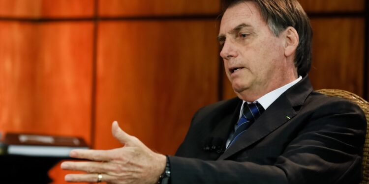 Bolsonaro pode perder patente militar? Presidente do STM revela possível consequência