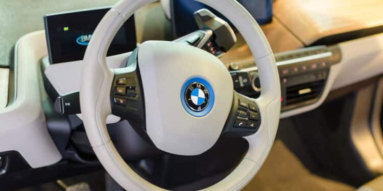 Imagem de interior de BMW i3 - Créditos: depositphotos.com / servickuz