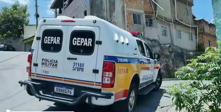 Criminosos roubam R$ 300 mil em joias e armas em BH