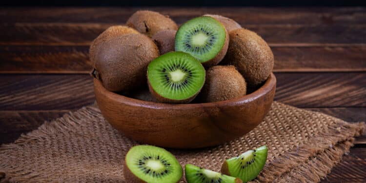 Pote com Kiwis - Créditos: depositphotos.com / Aeril